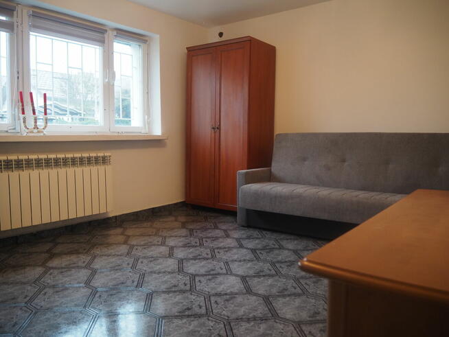 Dwa ładne pokoje po 1300zl w domu przy firmie Volkswagen!