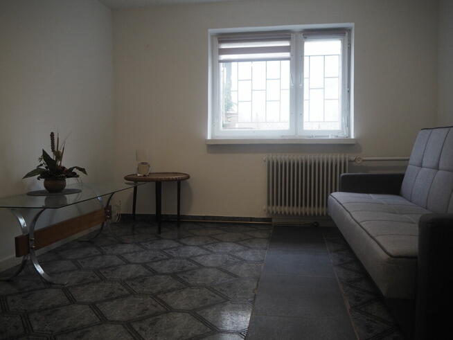 Dwa ładne pokoje po 1300zl w domu przy firmie Volkswagen!