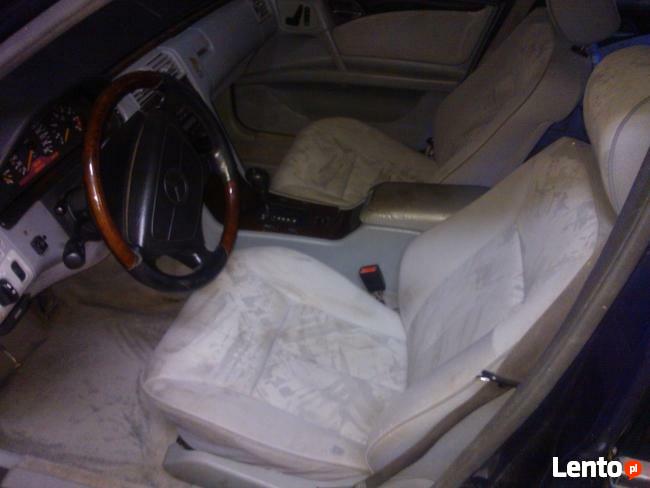 Pranie tapicerki samochodowej