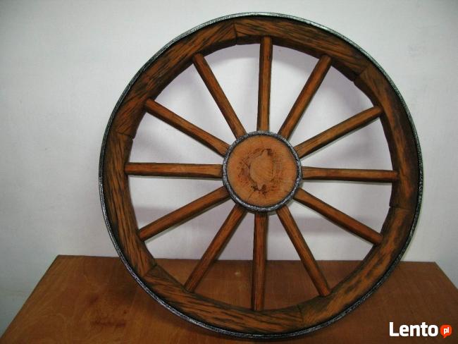 Koło od wozu drabiniastego bryczki powozu żyrandol lampa