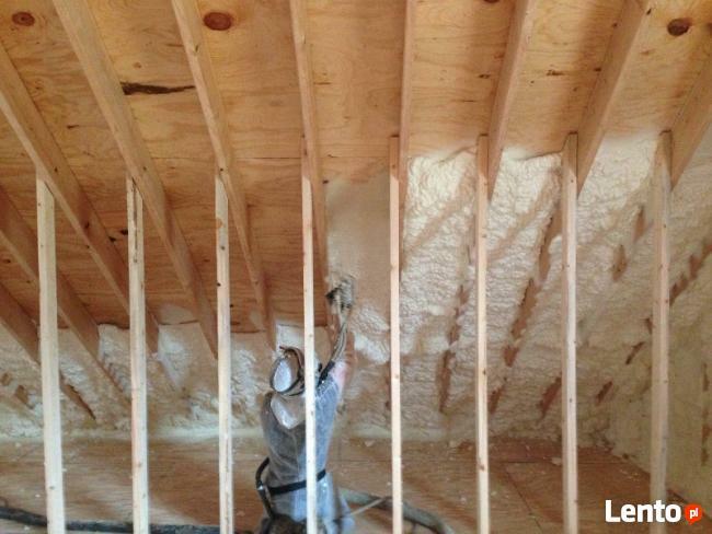 Ocieplenie pianką PUR, dachy, poddasza, natrysk