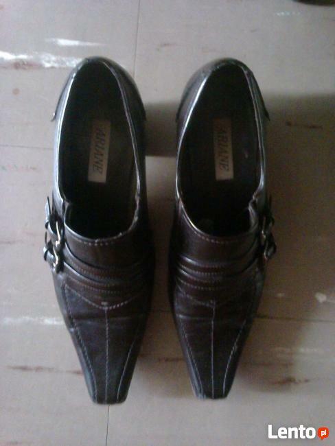 Brązowe buty Deichmann