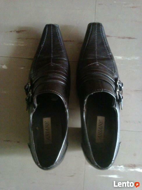 Brązowe buty Deichmann