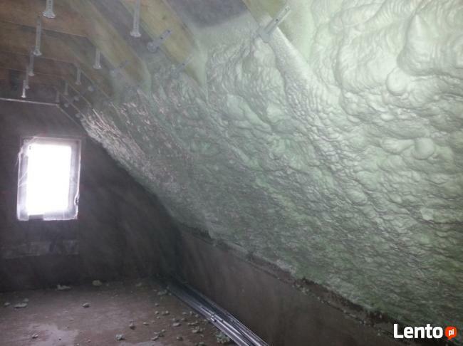 Ocieplenie pianką PUR, dachy, poddasza, natrysk