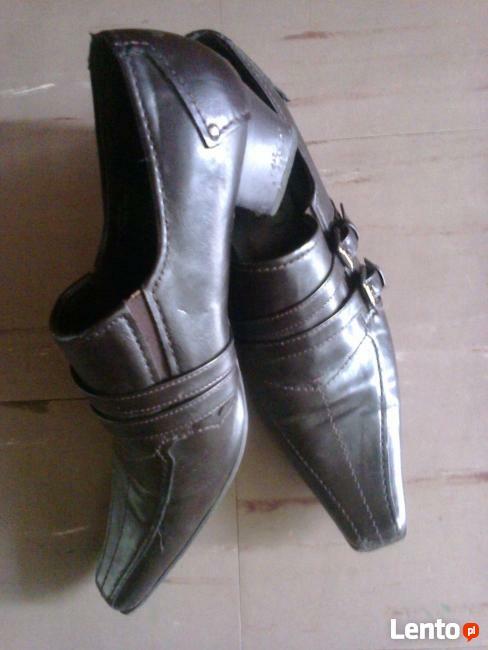 Brązowe buty Deichmann