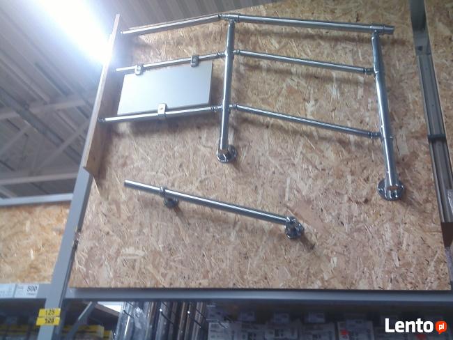 montaż skręcanie mebli, oraz naprawa szaf i mebli.