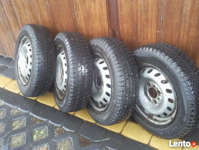 Ładne koła wielosezonowe do Fiata czinkłaczento