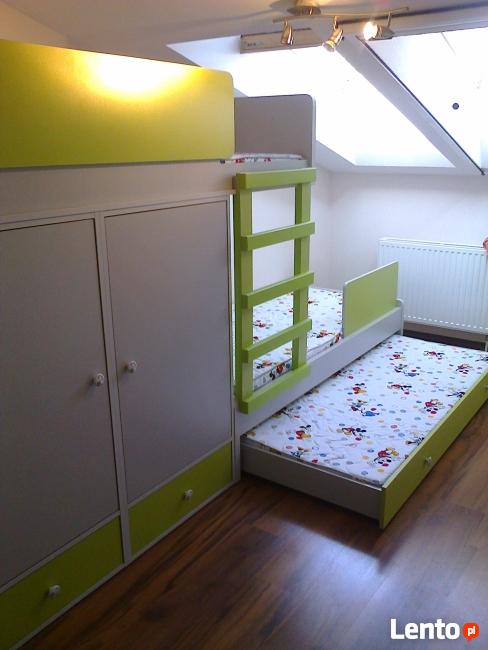 łózka piętrowe i łózka na antresoli