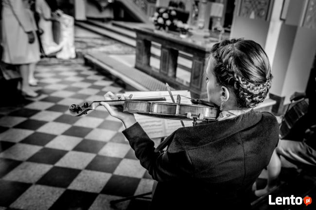 oprawa muzyczna pogrzebu: skrzypce, śpiew i inne
