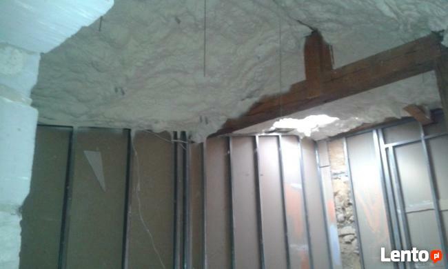 Ocieplenie pianą (PUR) poddasza, dachy, domki szkieletowe