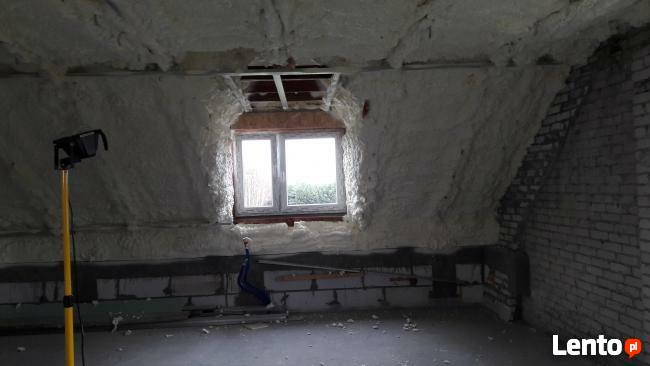 Ocieplenie pianą (PUR) poddasza, dachy, domki szkieletowe