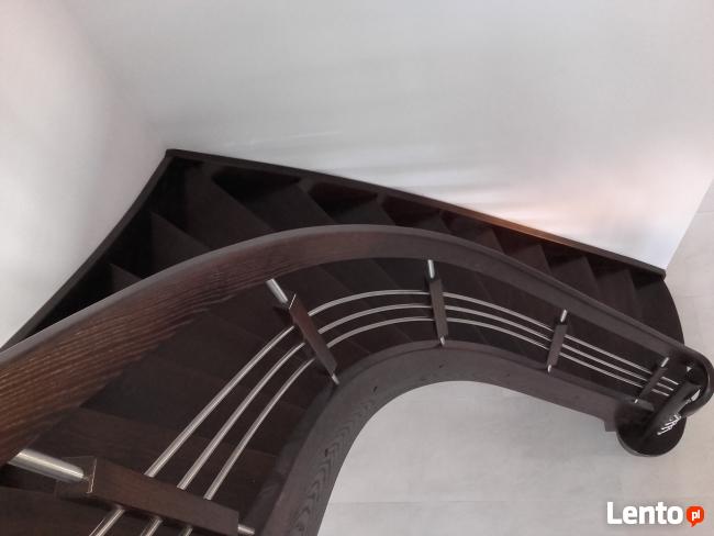 Schody drewniane, schody gięte, podłogi z drewna