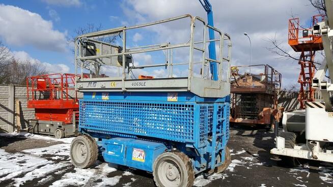 Wynajem podestów ruchomych nożycowe przegubowe