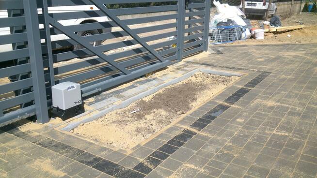 Panel ogrodzeniowy , siatka ogrodzeniowa , przęsła metalowe