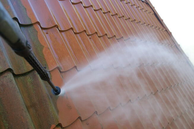 Natryskowe malowanie dachów