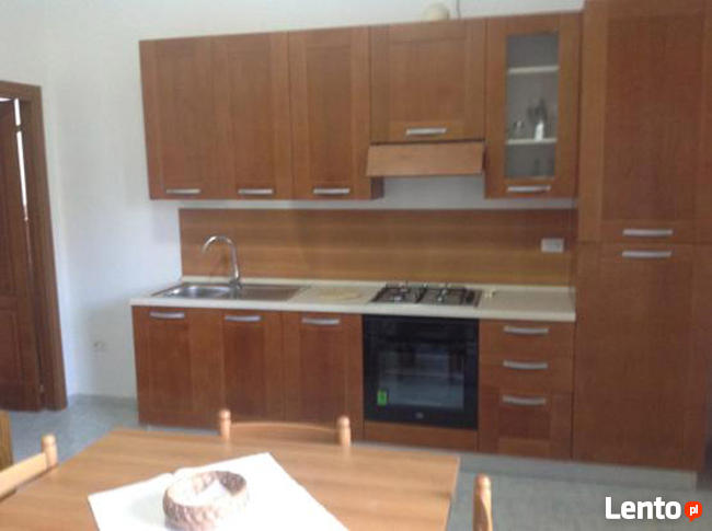 Na południu Włoch w Puglia kompleks mieszkalny blisko morza.