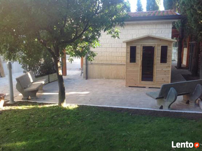 Na południu Włoch w Puglia kompleks mieszkalny blisko morza.