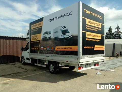 Plandeka z nadrukiem, reklama drukowana i malowana.