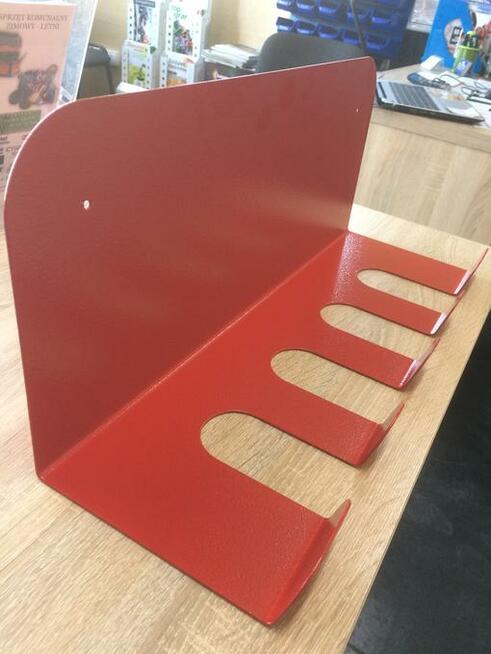 Wieszak stalowy na łopaty, grabie do garażu na działkę.