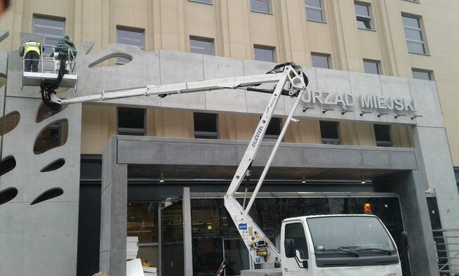 Zwyżka podnośnik koszowy wynajem usługi od 16m do 30m