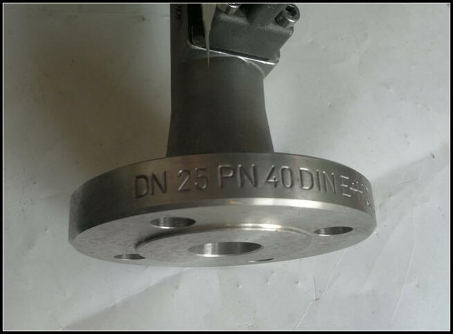 Przepływomierz wirowy Endress+Hauser Prowirl 77