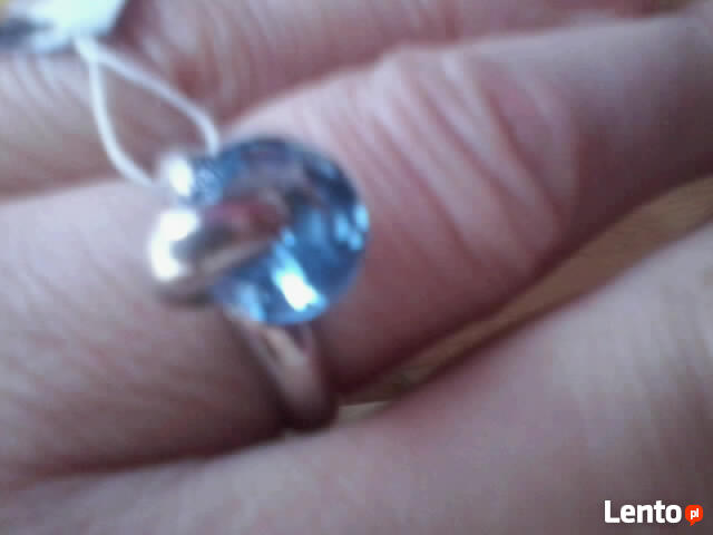 Pierścionek srebrny z lazurowym oczkiem