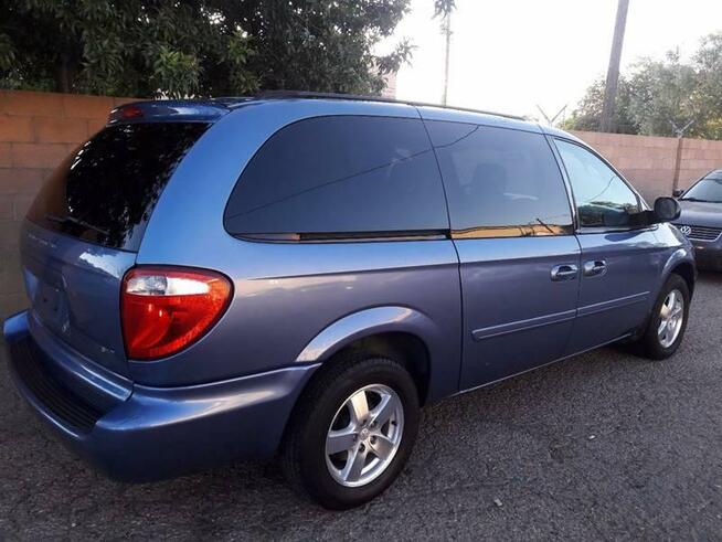 Wynajem samochodów 7 osobowych na gaz LPG Chrysler Grand Voy