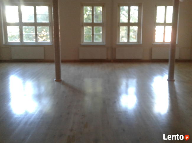 Układanie podłóg drewnianych, parkietów, paneli laminowanych