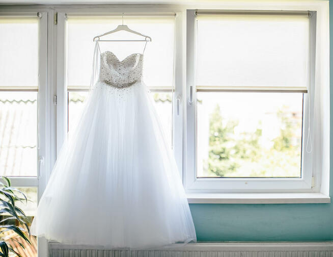 Przepiękna suknia ślubna ręcznie zdobiona cyrkoniami+dodatki