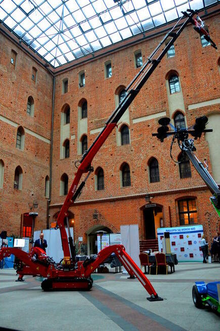 Mini żuraw, na podwoziu gąsienicowym jak maeda zasięg 13 m.!