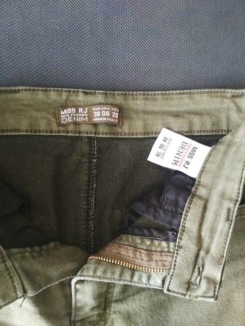 Spodnie z wysokim stanem