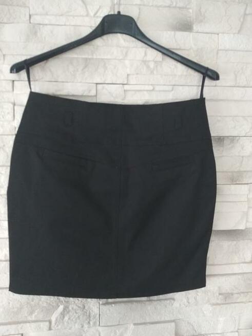 Czarna spódniczka