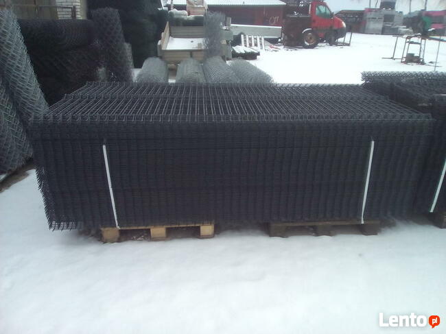 Słupki do siatki panele i słupki bramy pustaki