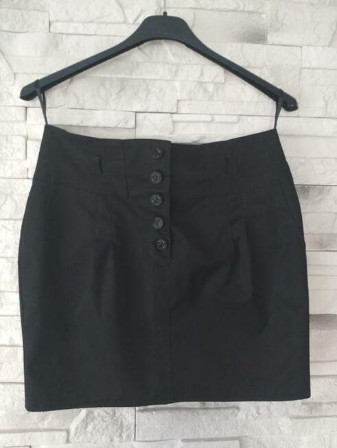 Czarna spódniczka