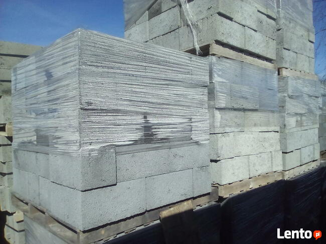 Słupki do siatki panele i słupki bramy pustaki