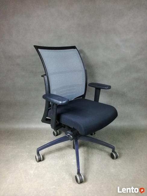 Fotel obrotowy / Krzesło biurowe - używane meble biurowe