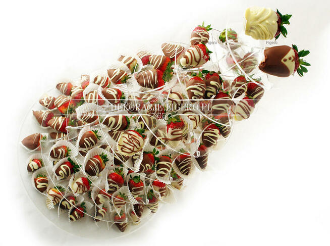 Słodki Bufet Truskawki dekorowane czekoladą