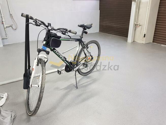 Posadzka przemysłowa żywiczna zamiast płytek do garażu !!!