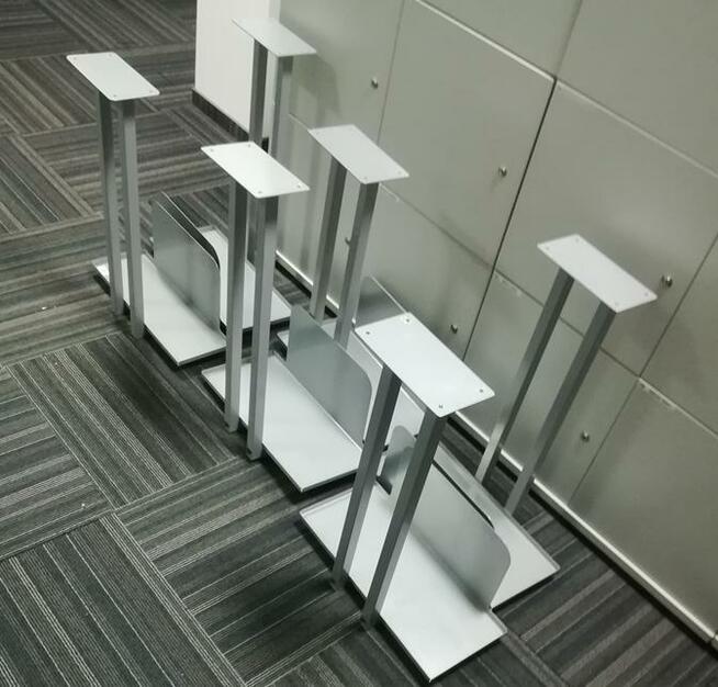 Uchwyt na komputer podwieszany 20×45