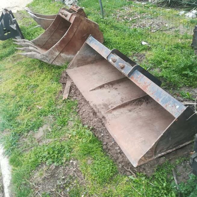 Przyłącza wodno-kanalizacyjne, elektryczne