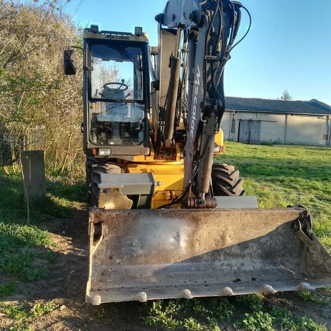 Przyłącza wodno-kanalizacyjne, elektryczne