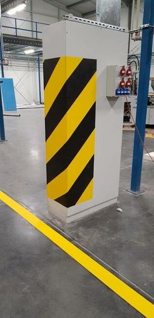 Malowanie miejsc dla inwalidy tło niebieskie , malowanie hal