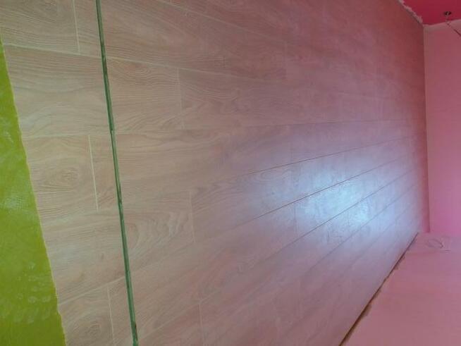 Montaż paneli podłogowych oraz tarasów z deski kompozytowej