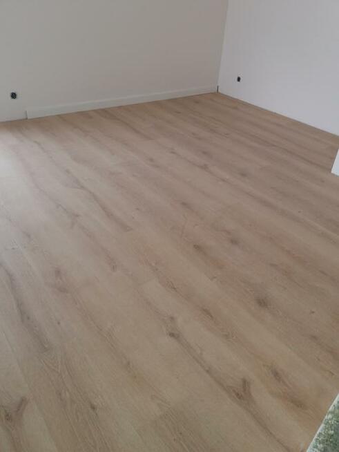 Montaż paneli podłogowych oraz tarasów z deski kompozytowej