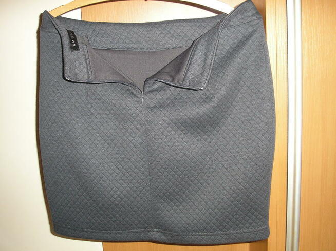 Amisu spódniczka 40, bluzka kopertowa BC 40