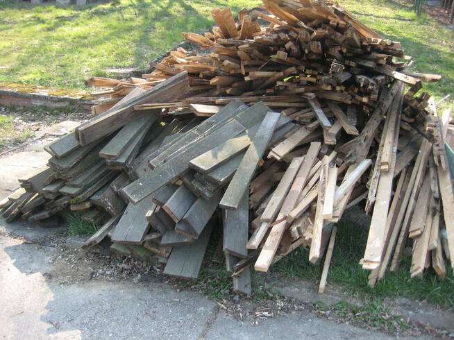 Drewno opałowe: deski, łaty, belki, szczeble - niemalowane.