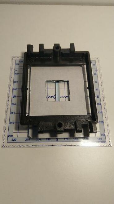 Uchwyt do mocowania chłodzenia na płycie głównej - Poznań