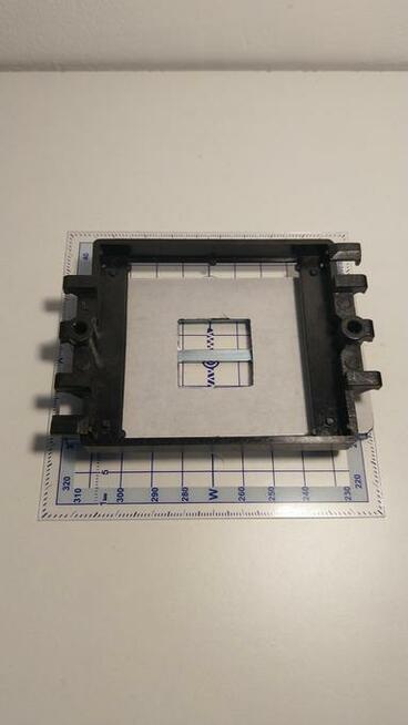 Uchwyt do mocowania chłodzenia na płycie głównej - Poznań