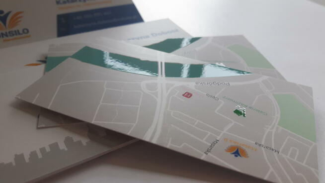 Wizytówki z folią silk touch i lakierem wybiórczym 3D orygin