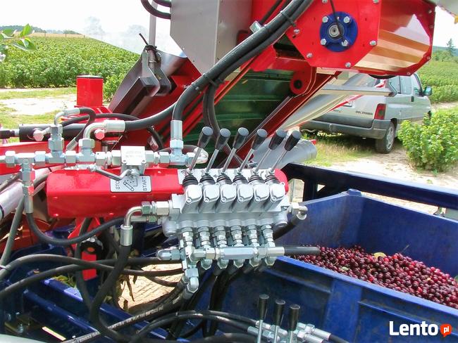 Zbiór wiśni urządzeniem, śliwek GACEK